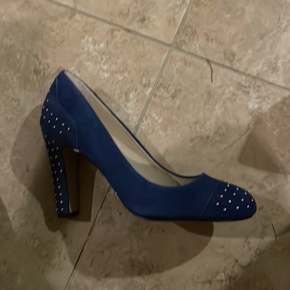 Anne Klein Heels - Picture 2 of 2